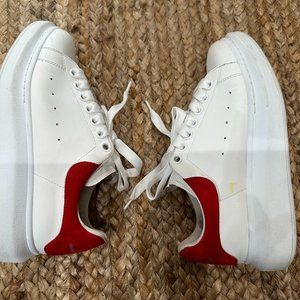Pre-owned Auth Alexander McQueen Oversized White Red Size 37